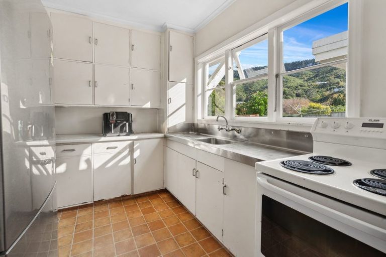 Photo of property in 12 Olivia Crescent, Tawa, Wellington, 5028