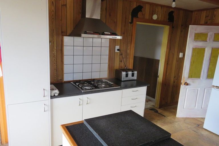 Photo of property in 18 Russell Street, Westport, 7825