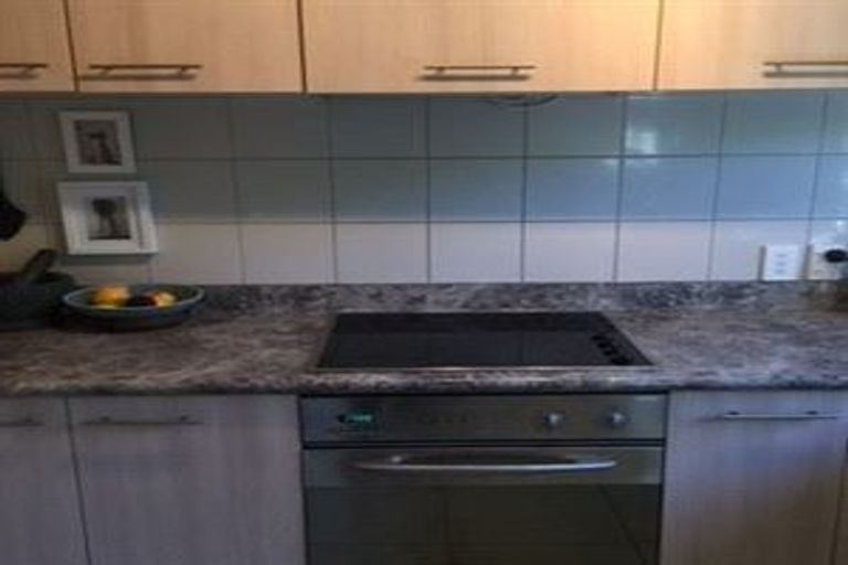 Photo of property in 4a/3 Corrella Road, Belmont, Auckland, 0622