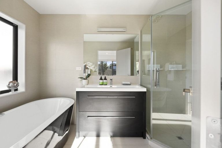 Photo of property in 41 Fairmount Road, Titirangi, Auckland, 0604