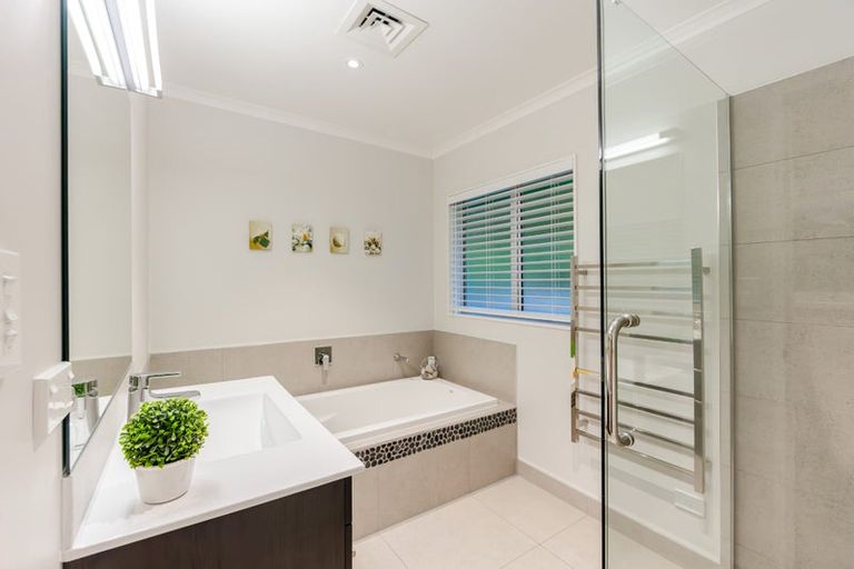 Photo of property in 343 Glenvar Road, Long Bay, Auckland, 0630