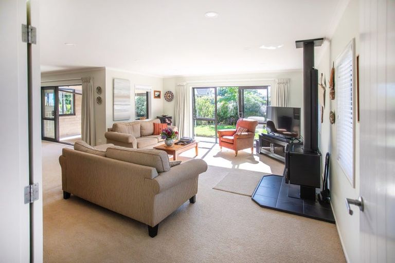 Photo of property in 73 Kotuku Drive, Paraparaumu Beach, Paraparaumu, 5032