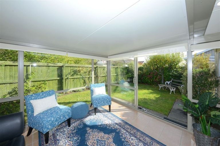 Photo of property in 97a Wilsons Road, Saint Martins, Christchurch, 8022
