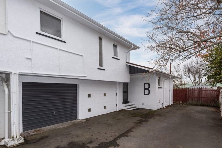 Photo of property in 320b Avonhead Road, Avonhead, Christchurch, 8042