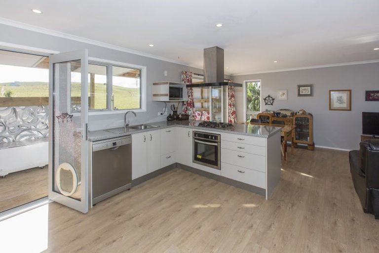 Photo of property in 10 Sunset Drive, Baylys Beach, Dargaville, 0377