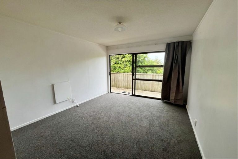 Photo of property in 18 Wade River Road, Stanmore Bay, Whangaparaoa, 0932
