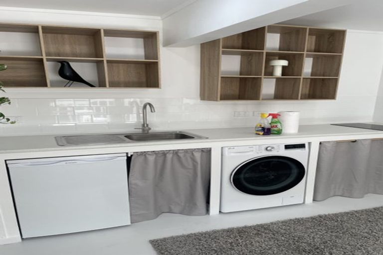 Photo of property in 106 Scenic Drive, Titirangi, Auckland, 0604