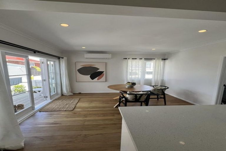 Photo of property in 3a Paton Avenue, Te Atatu South, Auckland, 0610