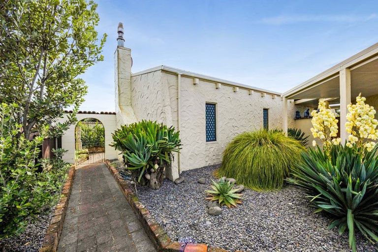 Photo of property in 15 Kowhai Street, Hawera, 4610
