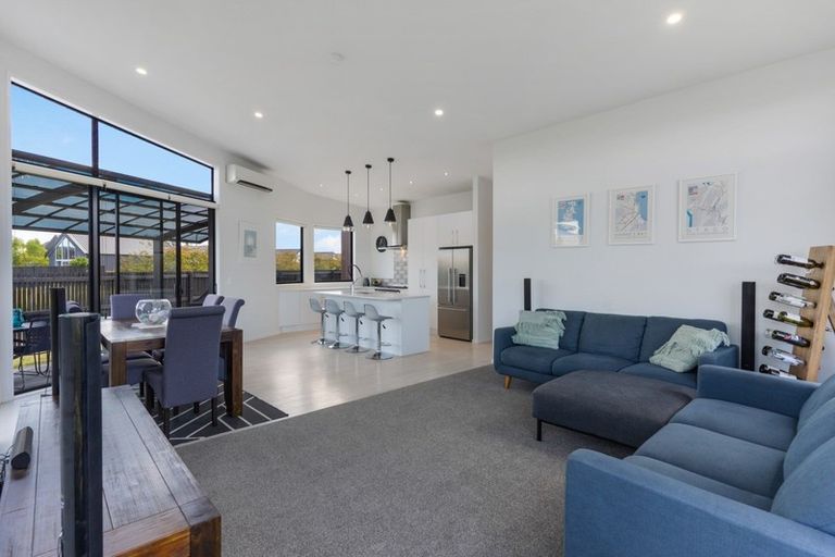 Photo of property in 1 Gallantry Crescent, Papakura, 2110
