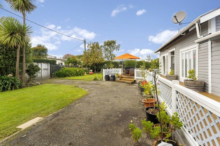 Photo of property in 1 Oriel Place, Levin, 5510