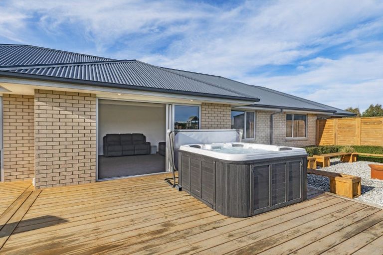 Photo of property in 25 Landsborough Drive, Darfield, 7571