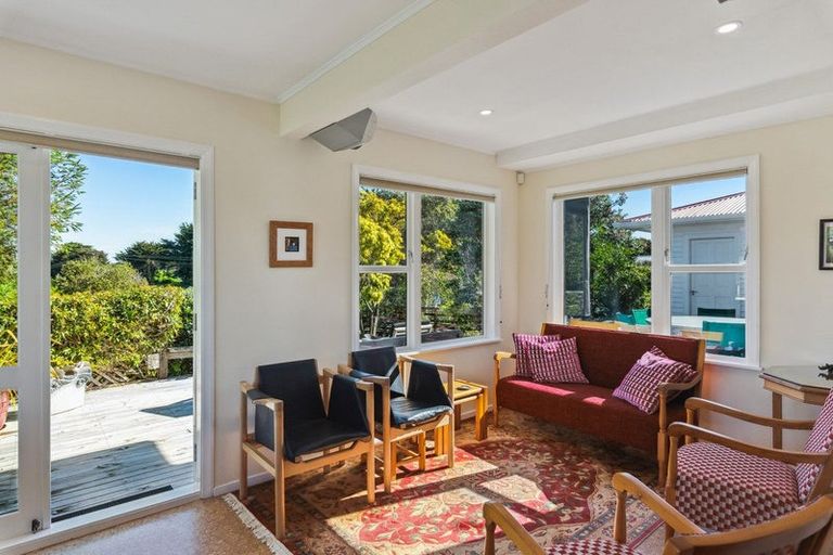 Photo of property in 18 Martin Road, Paraparaumu Beach, Paraparaumu, 5032