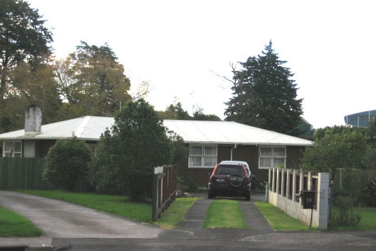 Photo of property in 13 Coletta Lane, Te Atatu South, Auckland, 0610