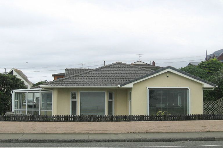 Photo of property in 89 Marine Parade, Paraparaumu Beach, Paraparaumu, 5032