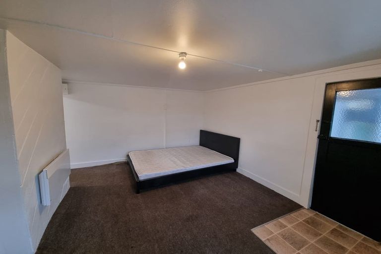 Photo of property in 129 Tasman Street, Mount Cook, Wellington, 6021