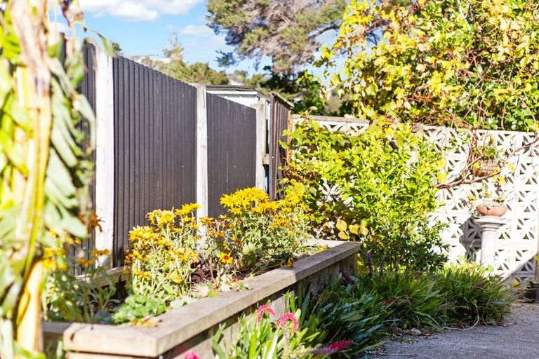 Photo of property in 47 Kiriwai Road, Paremata, Porirua, 5024