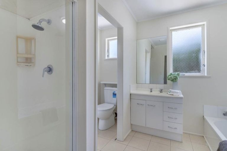 Photo of property in 14 Bentley Avenue, Glenfield, Auckland, 0629