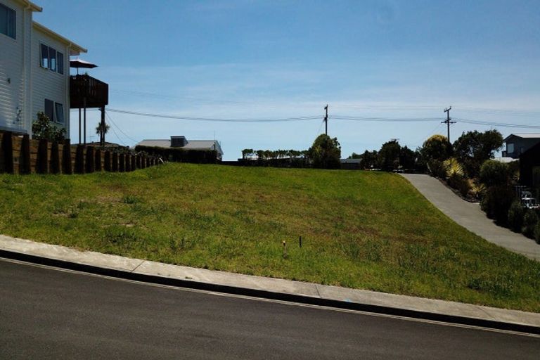 Photo of property in 1100 Cove Road, Langs Beach, 0582