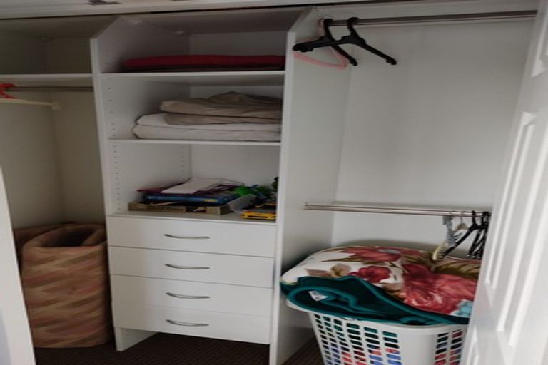 Photo of property in 4 Kawai Rise, Te Atatu Peninsula, Auckland, 0610