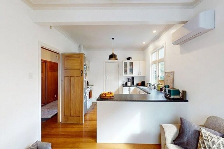 Photo of property in 9 Khandallah Road, Ngaio, Wellington, 6035