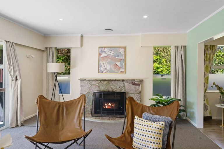 Photo of property in 15 Kauri Road, Waikanae, 5036