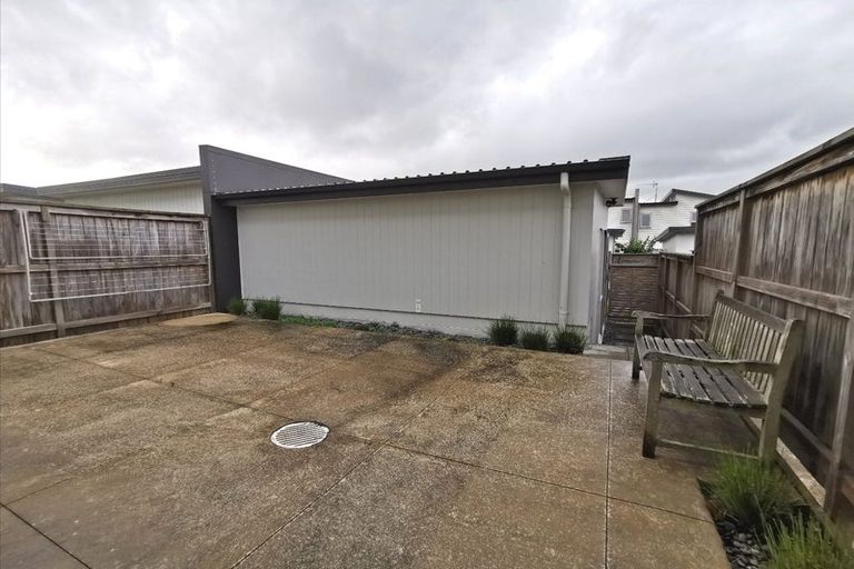 Photo of property in 106 Flat Bush School Road, Flat Bush, Auckland, 2019