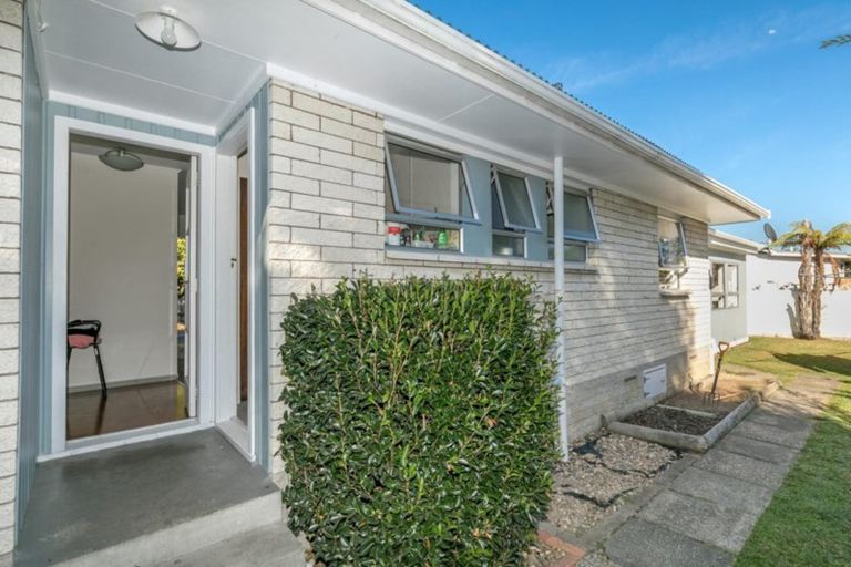 Photo of property in 21 Brookbank Place, Glenview, Hamilton, 3206