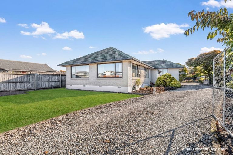 Photo of property in 409 Main Road North, Redwood, Christchurch, 8051