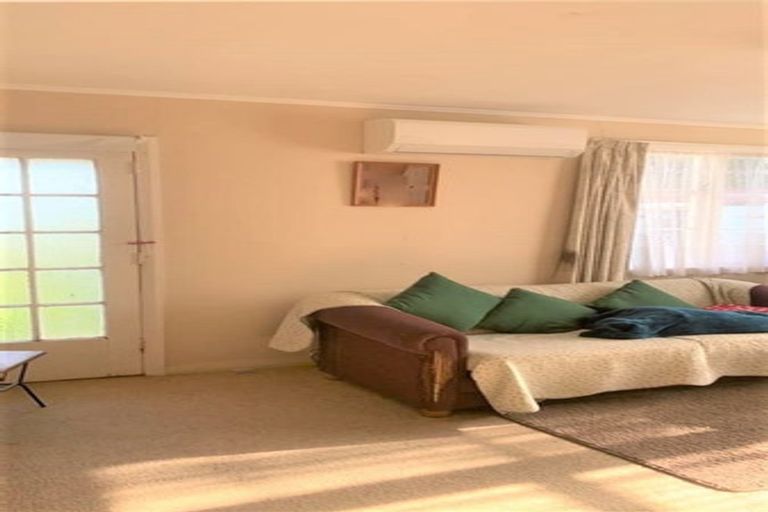 Photo of property in 10 Easton Street, Foxton, 4814