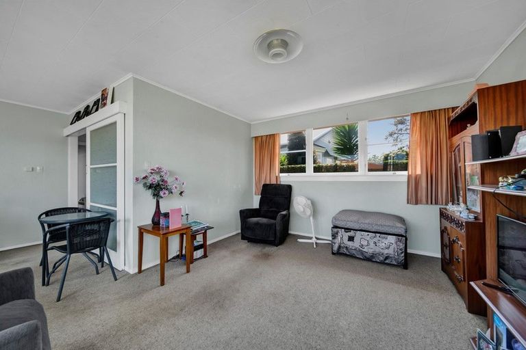 Photo of property in 12 Surrey Street, Hawera, 4610