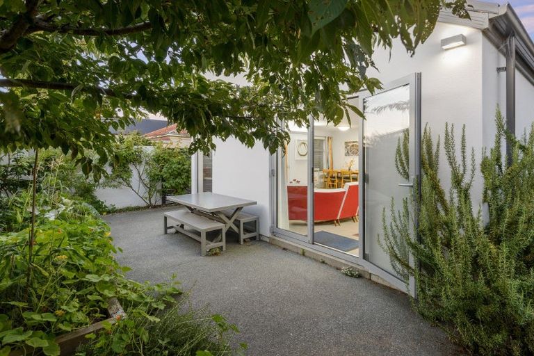 Photo of property in 64 Hewitts Road, Merivale, Christchurch, 8014