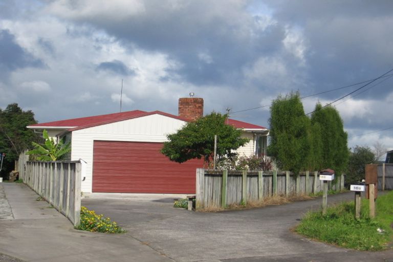 Photo of property in 16 Edgerton Road, Te Atatu Peninsula, Auckland, 0610