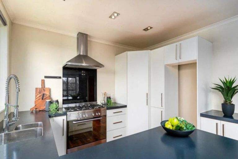 Photo of property in 26 Ashford Avenue, Hokowhitu, Palmerston North, 4410