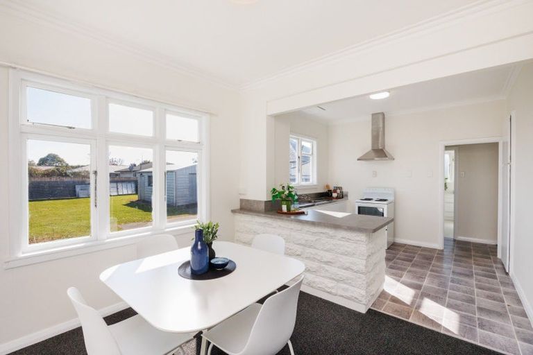 Photo of property in 657 Featherston Street, Roslyn, Palmerston North, 4414