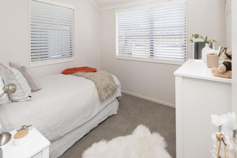 Photo of property in 3 Moy Place, East Tamaki Heights, Auckland, 2016