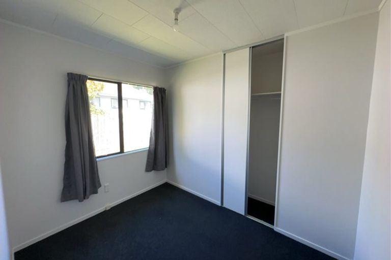 Photo of property in 1/107 Santiago Crescent, Unsworth Heights, Auckland, 0632