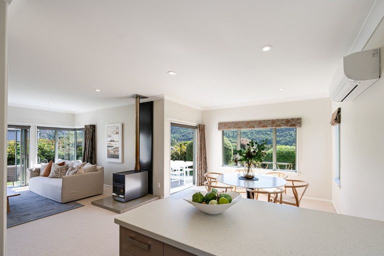 Photo of property in 2 Pearl Lane, Arrowtown, 9302