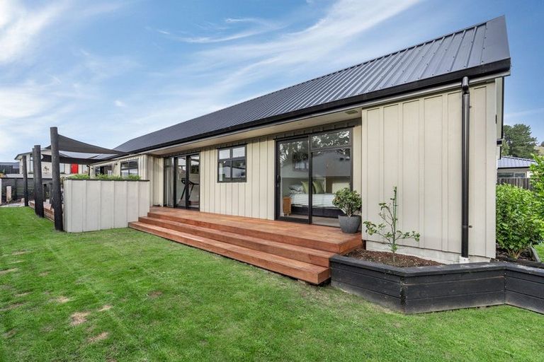 Photo of property in 64 Heathfield Drive, Mosgiel, 9024