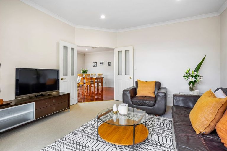 Photo of property in 25 Piriti Drive, Te Atatu Peninsula, Auckland, 0610