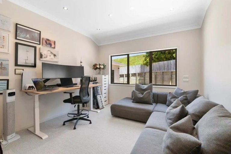 Photo of property in 64 Balboa Drive, Matakatia, Whangaparaoa, 0930