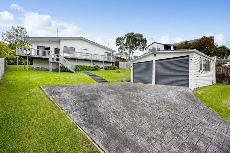 Photo of property in 12 Clearview Heights, Ranui, Auckland, 0612