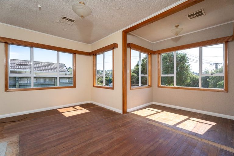 Photo of property in 8 Hindmarsh Street, Johnsonville, Wellington, 6037