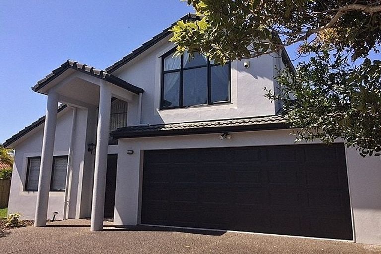 Photo of property in 16a Kilsyth Way, East Tamaki Heights, Auckland, 2016