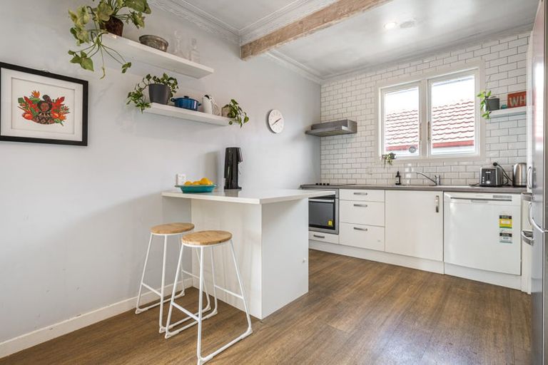 Photo of property in 2/66 Miller Road, Mangere Bridge, Auckland, 2022