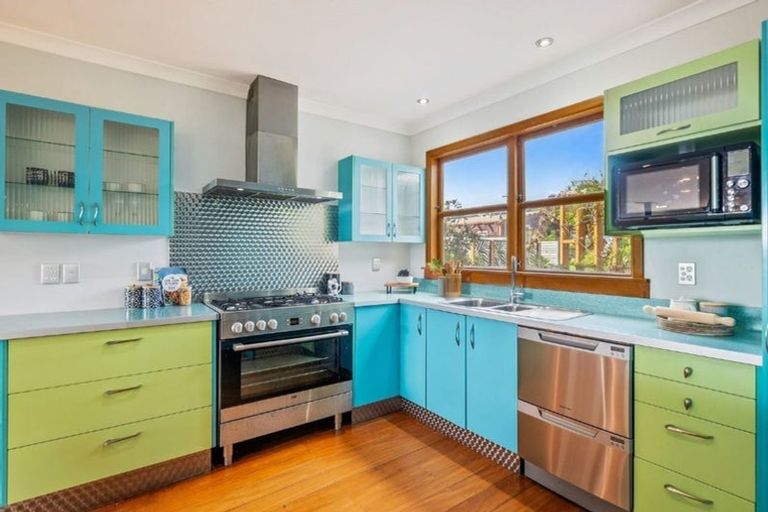 Photo of property in 79 Marine Parade, Paraparaumu Beach, Paraparaumu, 5032