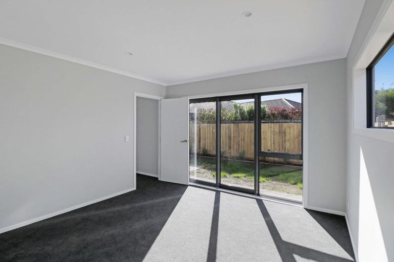 Photo of property in 10 Koru Loop, Paraparaumu, 5032
