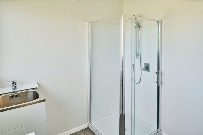 Photo of property in 38a Victory Crescent, Tawa, Wellington, 5028