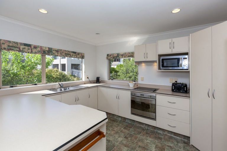 Photo of property in 118 Seaview Road, Paraparaumu Beach, Paraparaumu, 5032