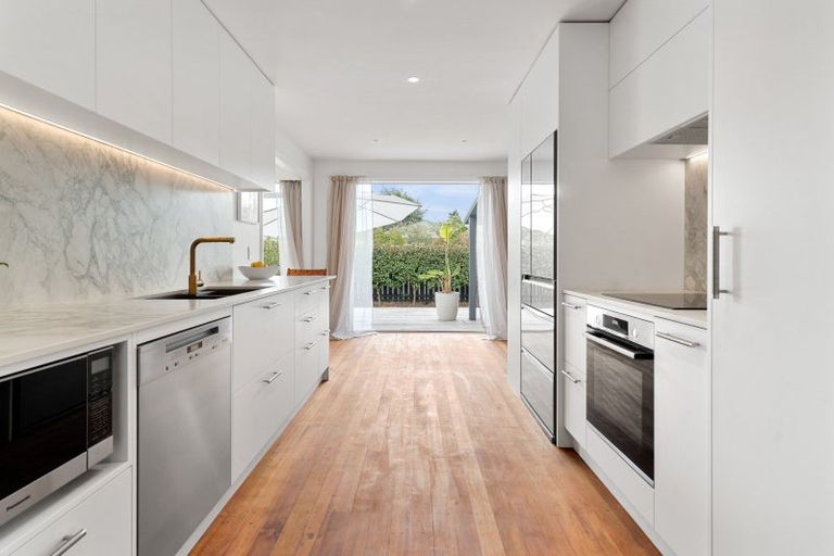 Photo of property in 25 Cambridge Terrace, Masterton, 5810